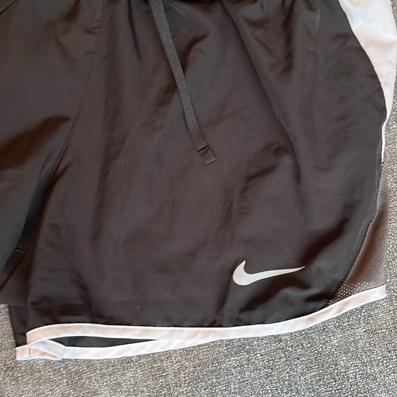 Nike Dri-Fit Shorts with brief liner - Picture 3 of 7
